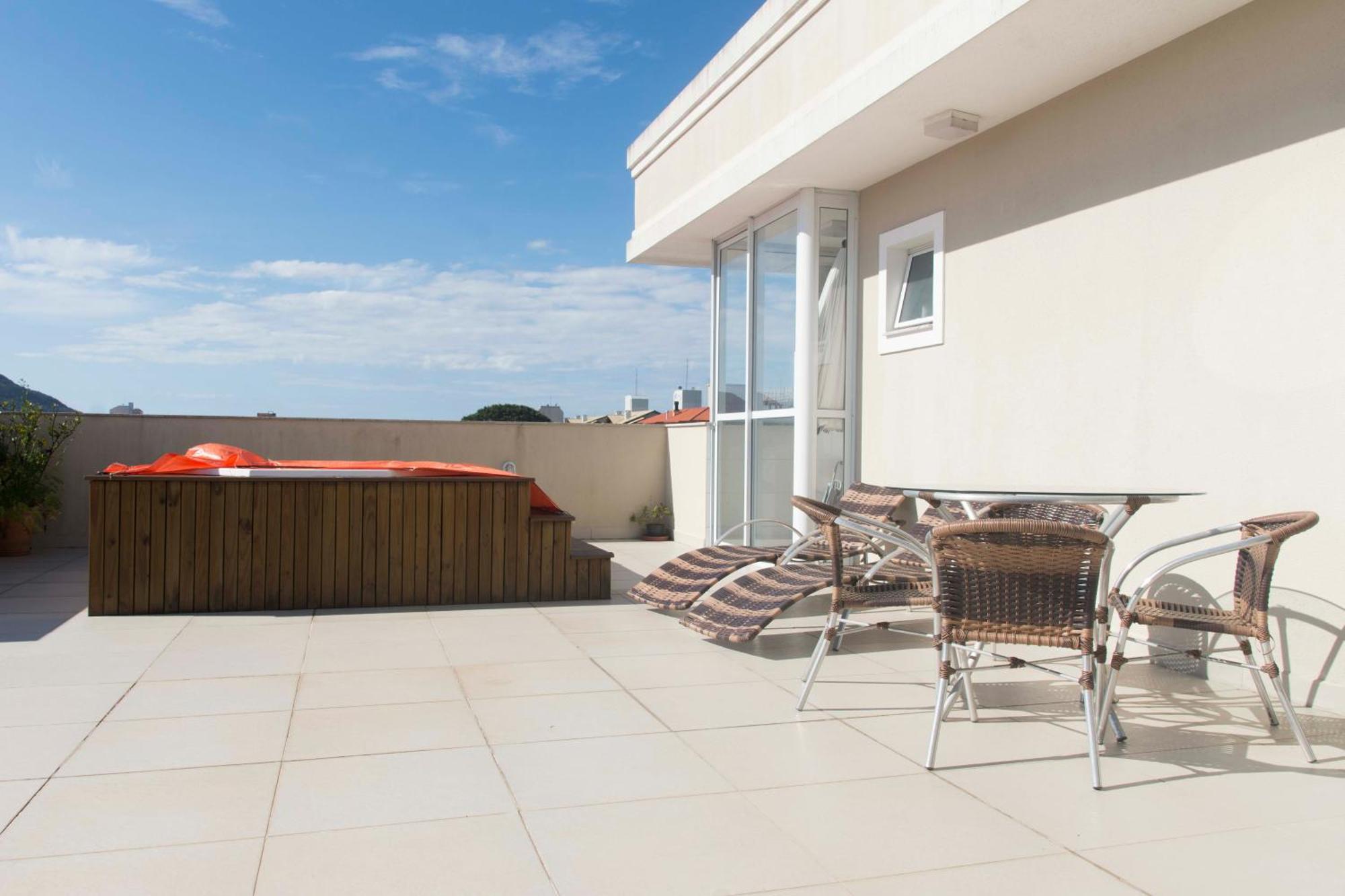Cobertura No Centrinho Dos Ingleses Com Jacuzzi Privativa Ing-010-1303